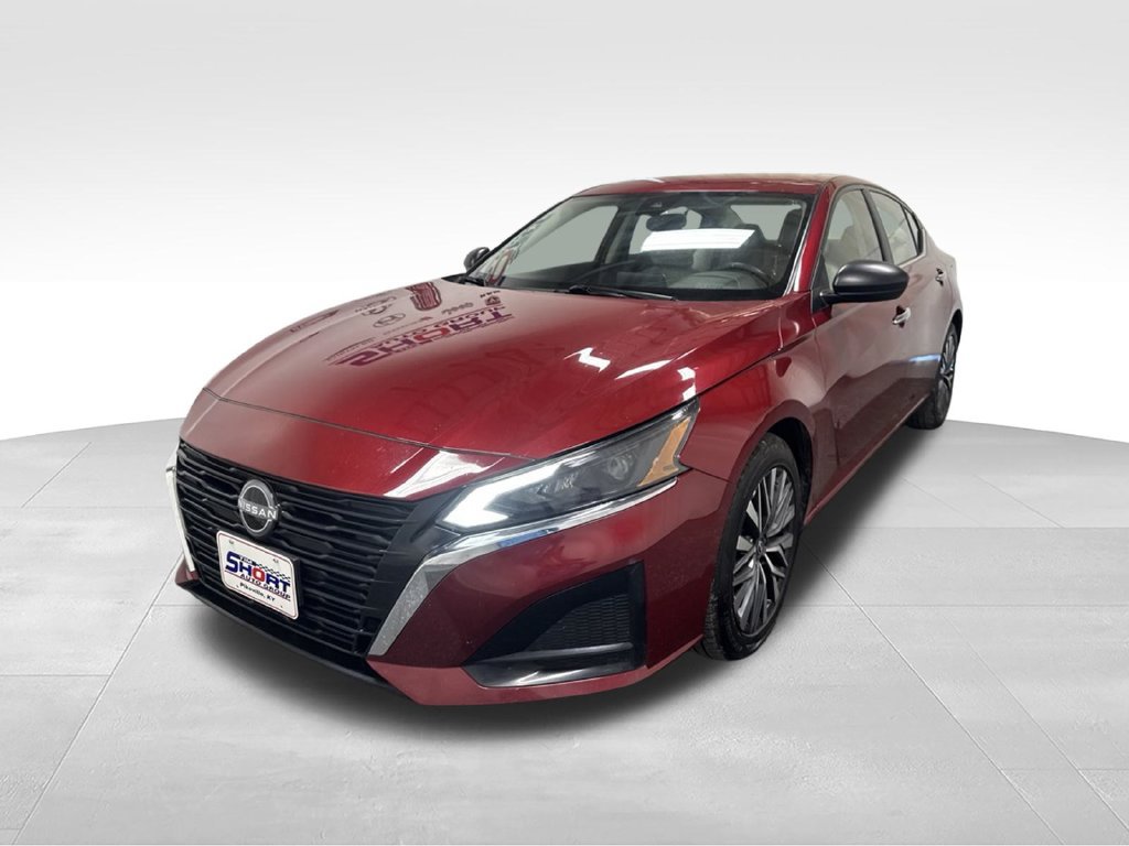 Used 2025 Nissan Altima 2.5 SV FWD image 2