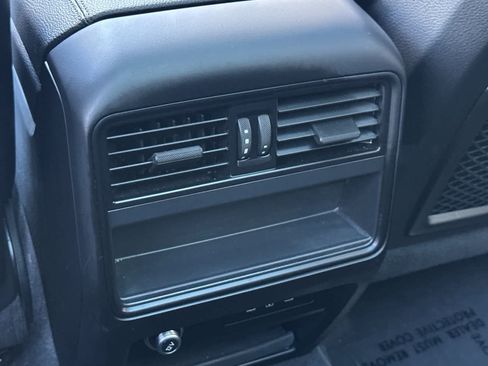 Certified 2025 Porsche Cayenne AWD/4WD image 14