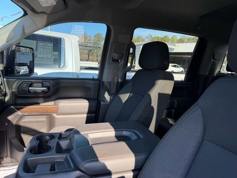 Used 2023 GMC Sierra 2500 SLE image 13