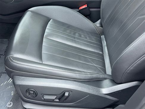 Used 2025 Audi A6 2.0T Premium w/ Convenience Plus Package image 39