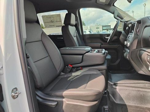 Used 2025 GMC Sierra 3500 Pro w/ Convenience Package image 19