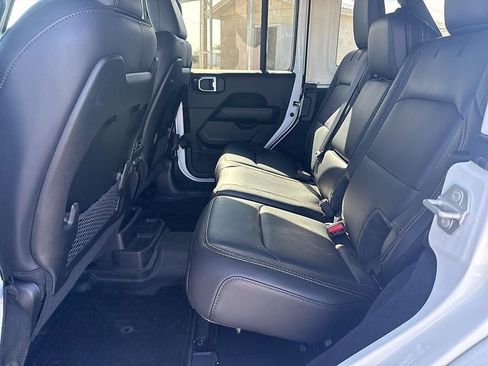 Used 2024 Jeep Wrangler Sahara image 11