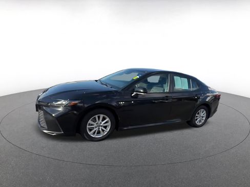 Used 2025 Toyota Camry LE image 8