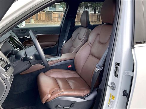 Used 2023 Volvo XC90 T8 Ultimate image 28