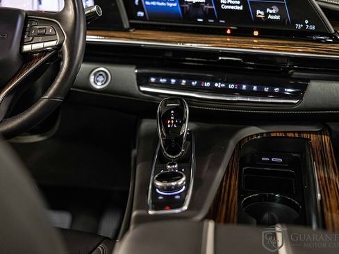 Used 2021 Cadillac Escalade ESV Premium Luxury w/ LPO, Floor Liner Package AWD/4WD image 43