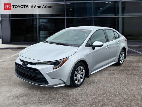 Used 2024 Toyota Corolla LE FWD image 6
