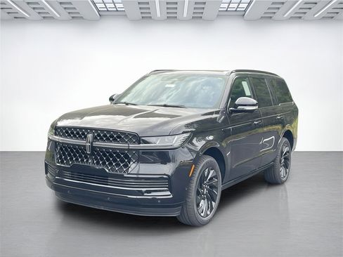 New 2025 Lincoln Navigator Reserve w/ Jet Appearance Package image 7