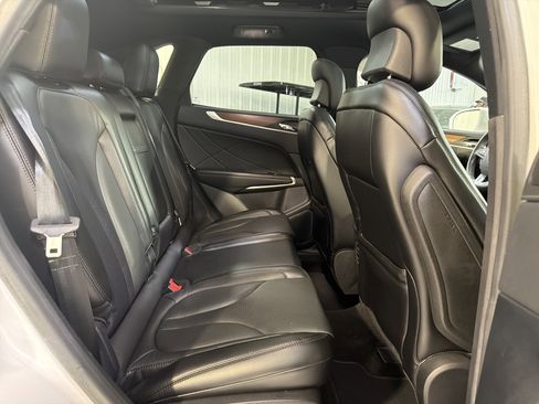 Used 2019 Lincoln MKC Reserve w/ MKC Technology Package FWD image 11
