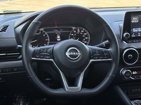 Used 2025 Nissan Sentra SR FWD image 9