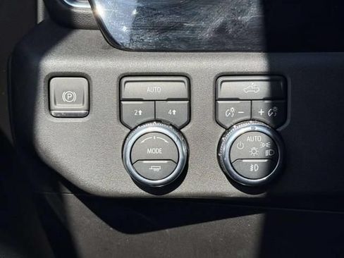 Used 2023 GMC Sierra 1500 Elevation w/ LPO, Elevation Black Package AWD/4WD image 19