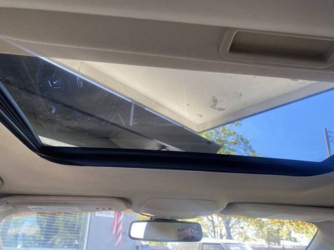 Used 2013 Lincoln MKZ FWD image 16