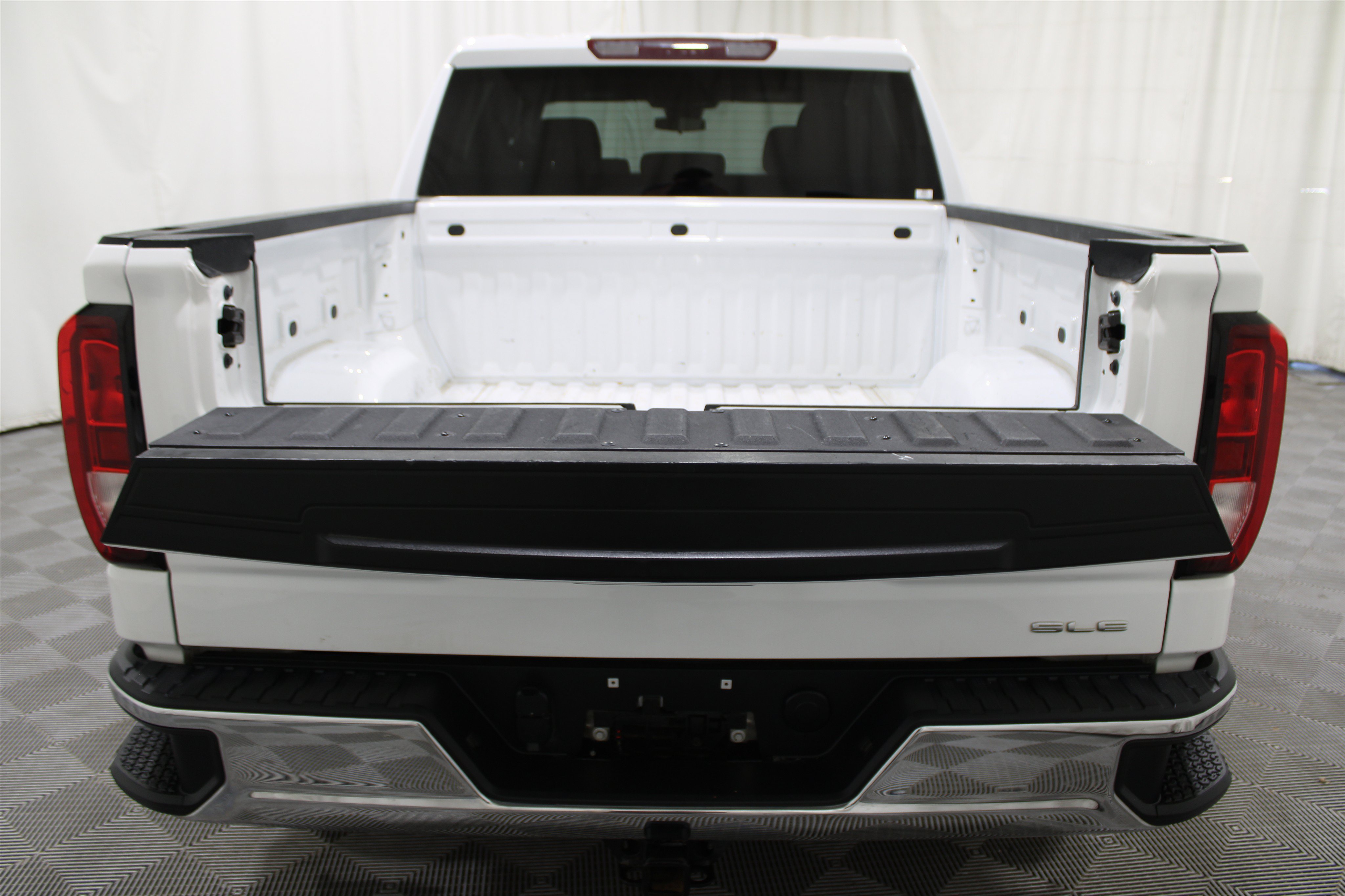 Used 2024 GMC Sierra 1500 SLE AWD/4WD image 32