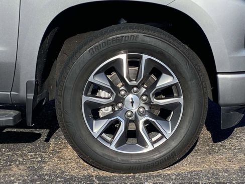 Used 2023 Chevrolet Silverado 1500 RST w/ Protection Package AWD/4WD image 9