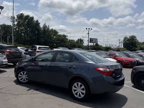 Used 2016 Toyota Corolla FWD image 10