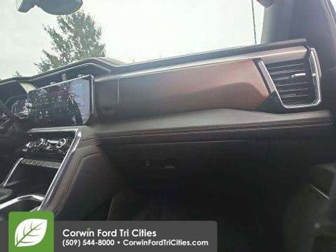 Used 2024 GMC Sierra 3500 Denali w/ Technology Package image 4