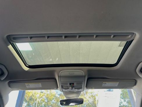 Used 2022 Volkswagen Passat 2.0T image 10