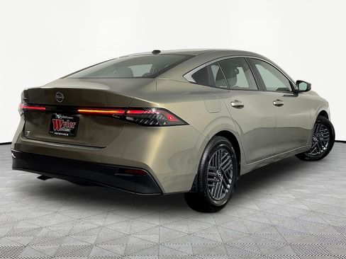 Certified 2026 Nissan Sentra SV w/ SV Convenience Package FWD image 6