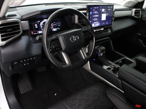 Used 2024 Toyota Tundra Limited AWD/4WD image 15