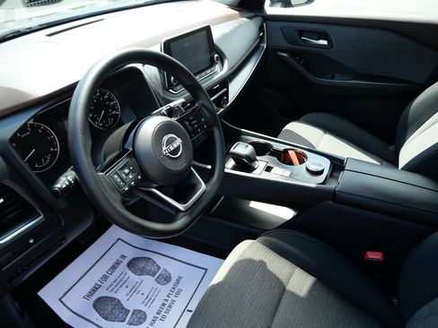 Used 2022 Nissan Rogue SV AWD/4WD image 12