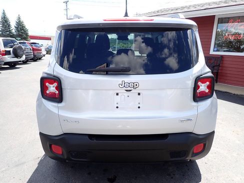 Used 2017 Jeep Renegade Latitude AWD/4WD image 5