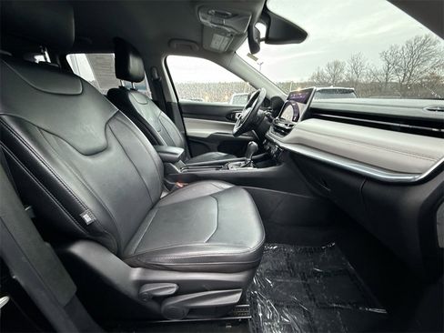 Used 2022 Jeep Compass Limited image 24