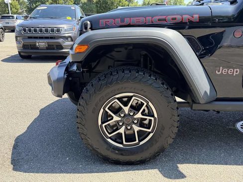 Used 2026 Jeep Wrangler Unlimited Rubicon AWD/4WD image 13