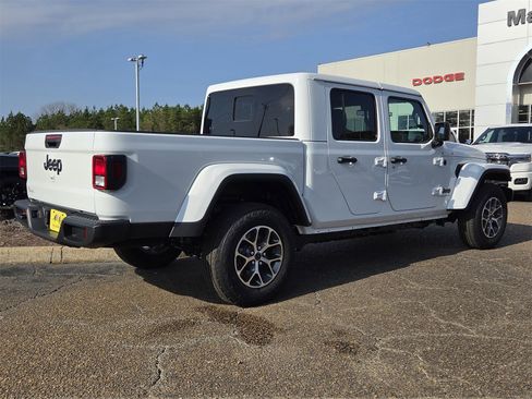 New 2026 Jeep Gladiator Sport image 4