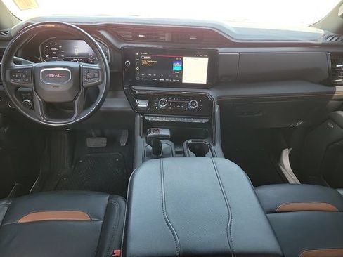 Used 2024 GMC Sierra 1500 AT4 AWD/4WD image 9