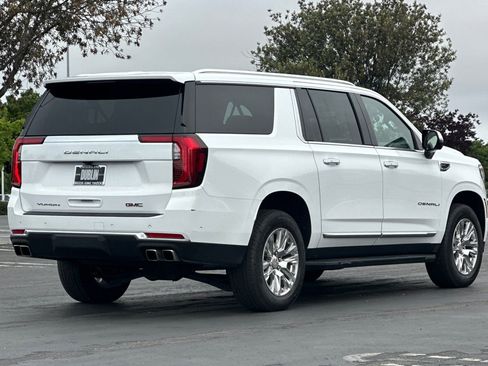 Used 2025 GMC Yukon XL Denali AWD/4WD image 4
