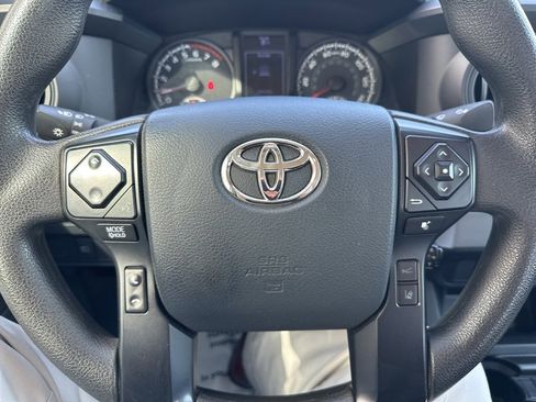 Used 2020 Toyota Tacoma SR image 12