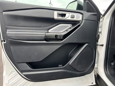 Used 2022 Ford Explorer ST w/ ST Street Pack image 23
