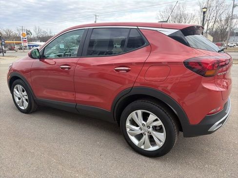 Used 2024 Buick Encore GX Preferred w/ Comfort Package FWD image 5