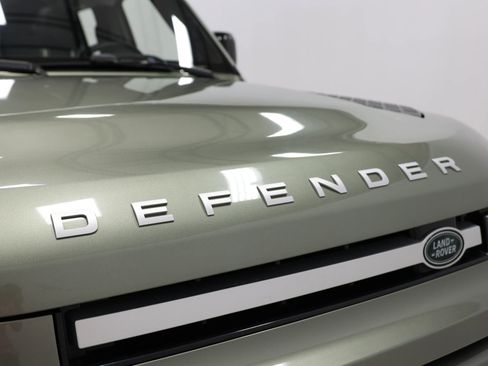 Used 2022 Land Rover Defender 110 SE image 91