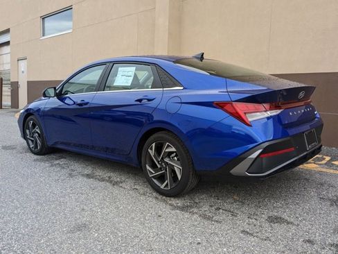 New 2025 Hyundai Elantra Limited image 7