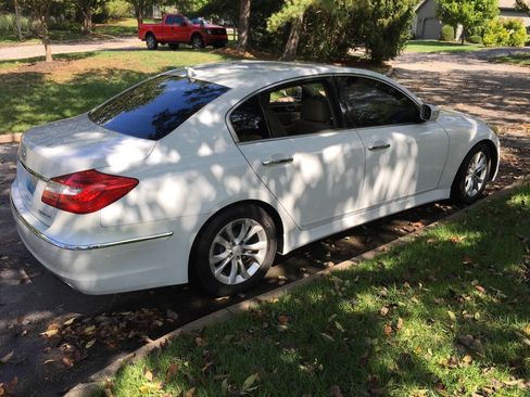 Used 2013 Hyundai Genesis 3.8 image 6