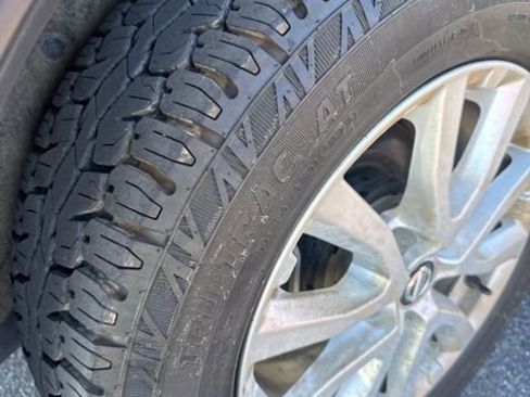 Used 2020 Nissan Rogue SV image 23