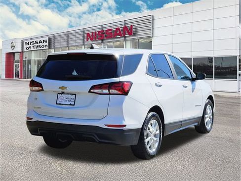 Used 2022 Chevrolet Equinox LS w/ LS Convenience Package image 4