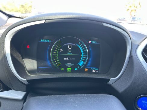Used 2018 Chevrolet Volt LT w/ Comfort Package FWD image 28