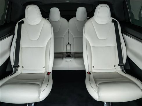 Used 2022 Tesla Model X Plaid image 22