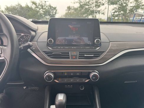 Used 2024 Nissan Altima 2.5 SV FWD image 22