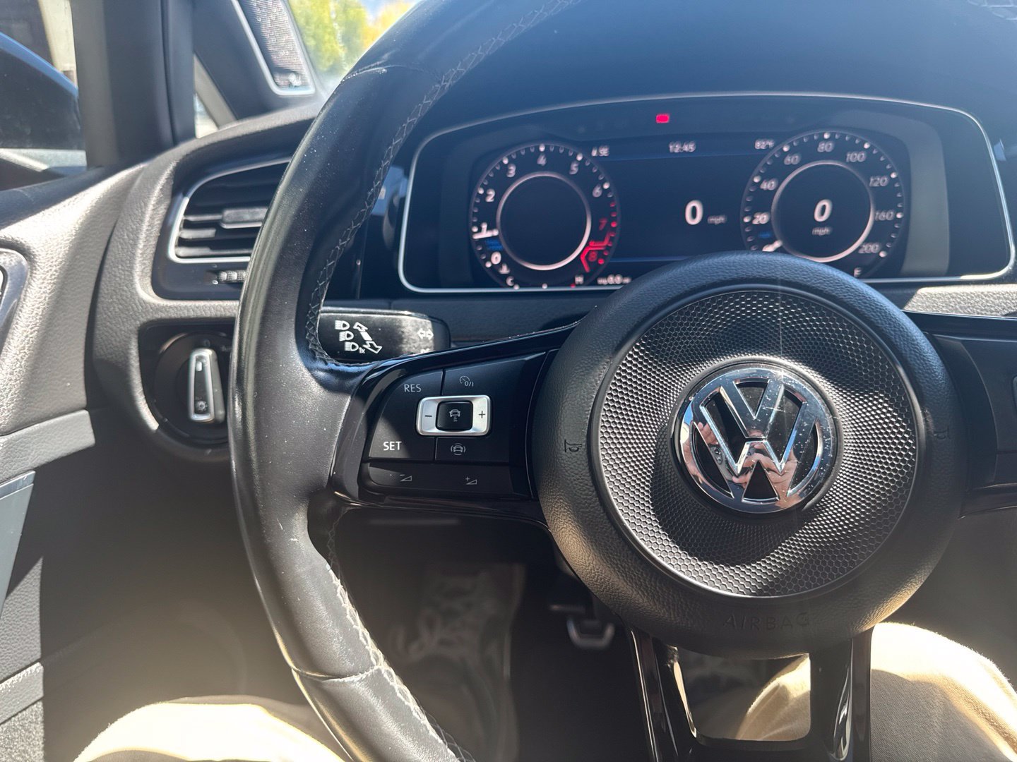 Used 2019 Volkswagen Golf R 4-Door AWD/4WD image 22