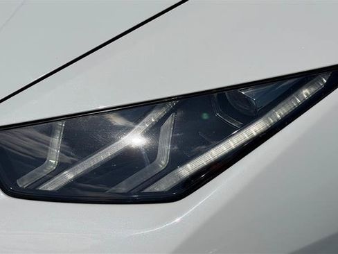 Used 2019 Lamborghini Huracan LP 580-2 RWD image 20