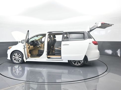 Used 2016 Kia Sedona SX Limited image 89