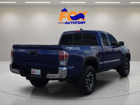 Certified 2023 Toyota Tacoma TRD Off-Road AWD/4WD image 4