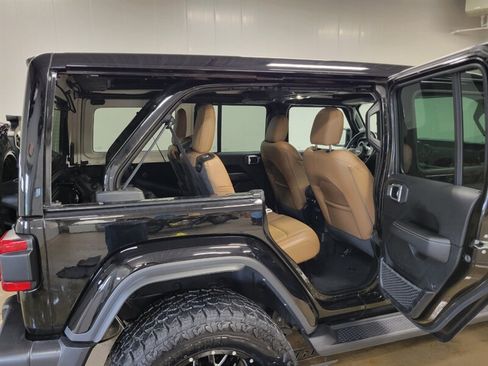 Used 2021 Jeep Wrangler Unlimited Sahara AWD/4WD image 91