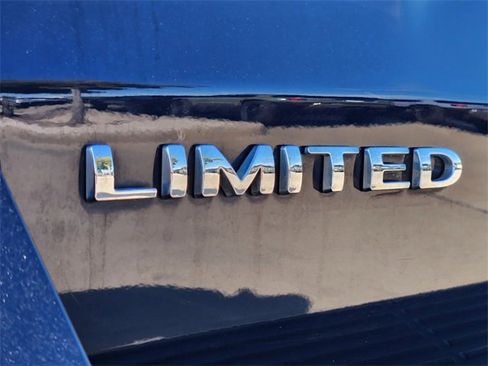 Used 2021 Ford Expedition Limited image 7