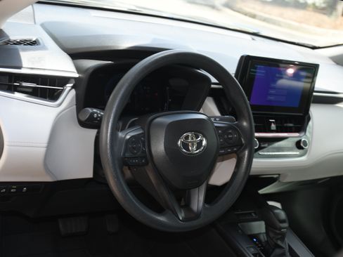 Used 2026 Toyota Corolla Cross L FWD image 8