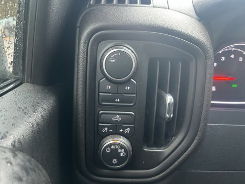 Used 2023 Chevrolet Silverado 2500 Custom w/ Custom Convenience Package image 18