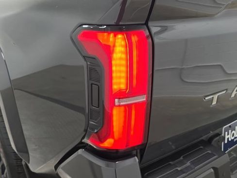 Certified 2025 Toyota Tacoma Limited AWD/4WD image 28