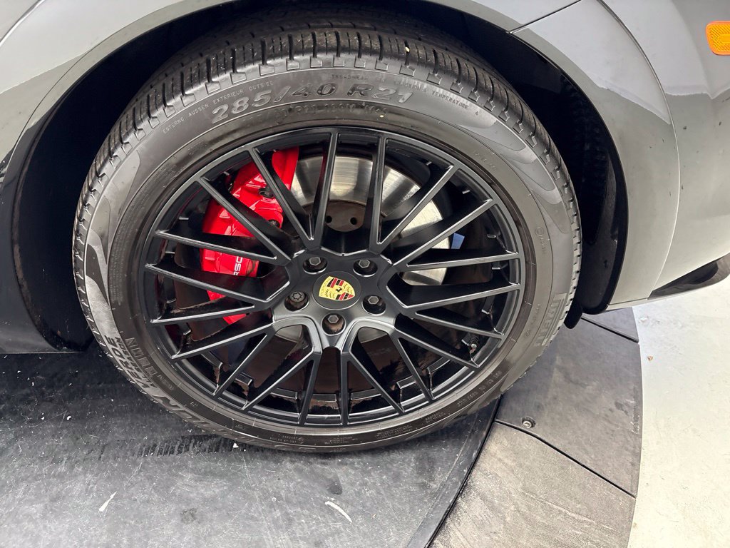 Certified 2023 Porsche Cayenne GTS AWD/4WD image 18